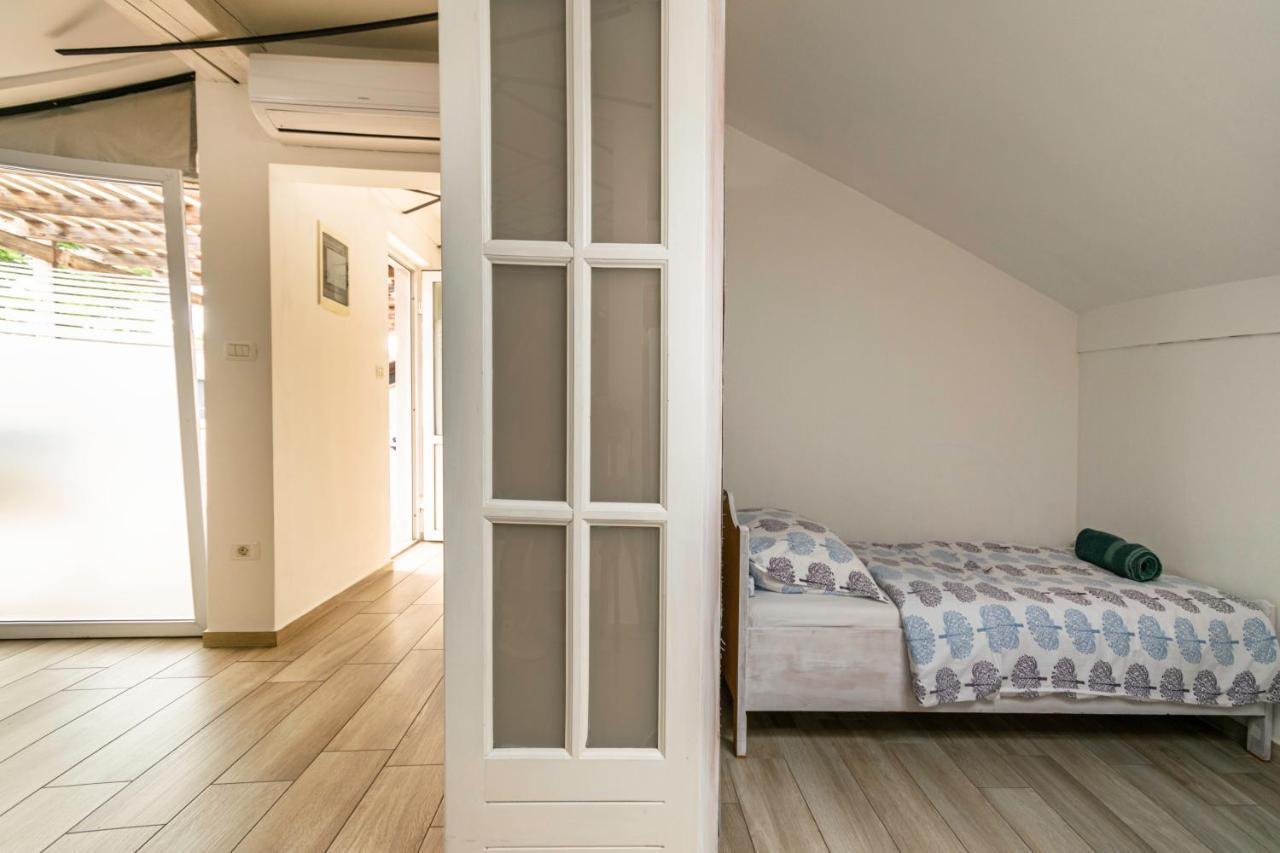 Hangar Apartments Izola Kültér fotó