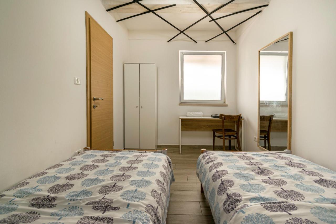 Hangar Apartments Izola Kültér fotó