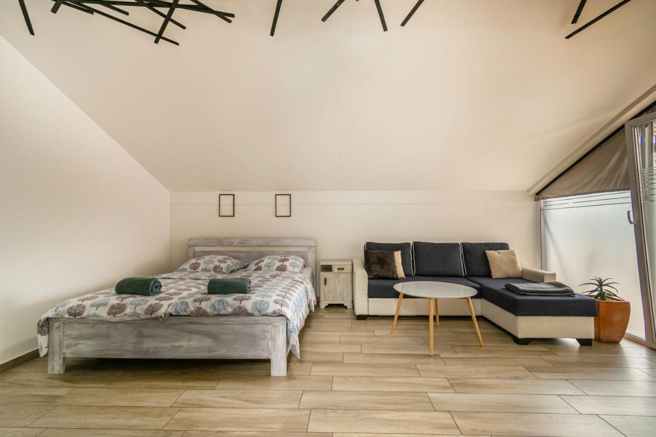 Hangar Apartments Izola Kültér fotó